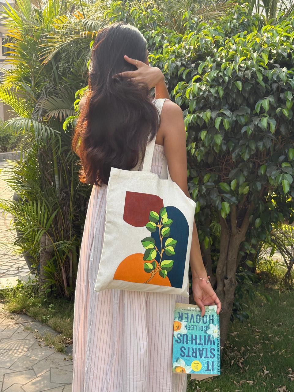 VIVAK Tote Bag